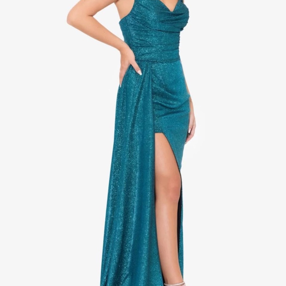 Elegant Teal Evening Gown